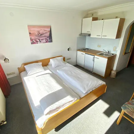 Franglhof Guest house 3*