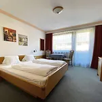 בית הארחה Franglhof By Managers 3*